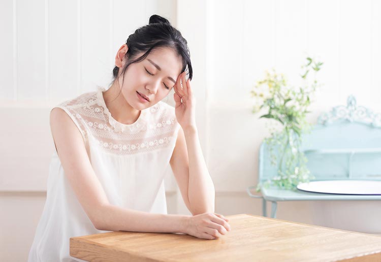 頭痛のイメージ写真